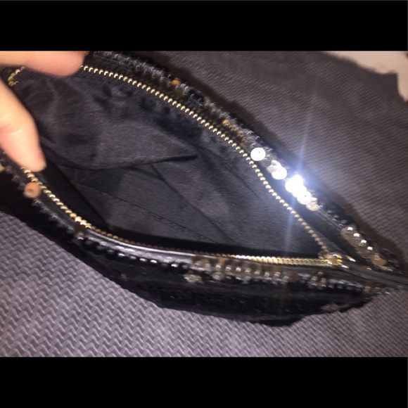 Victoria’s Secret’s Black & Gold Sequined Clutch - Picture 5 of 5